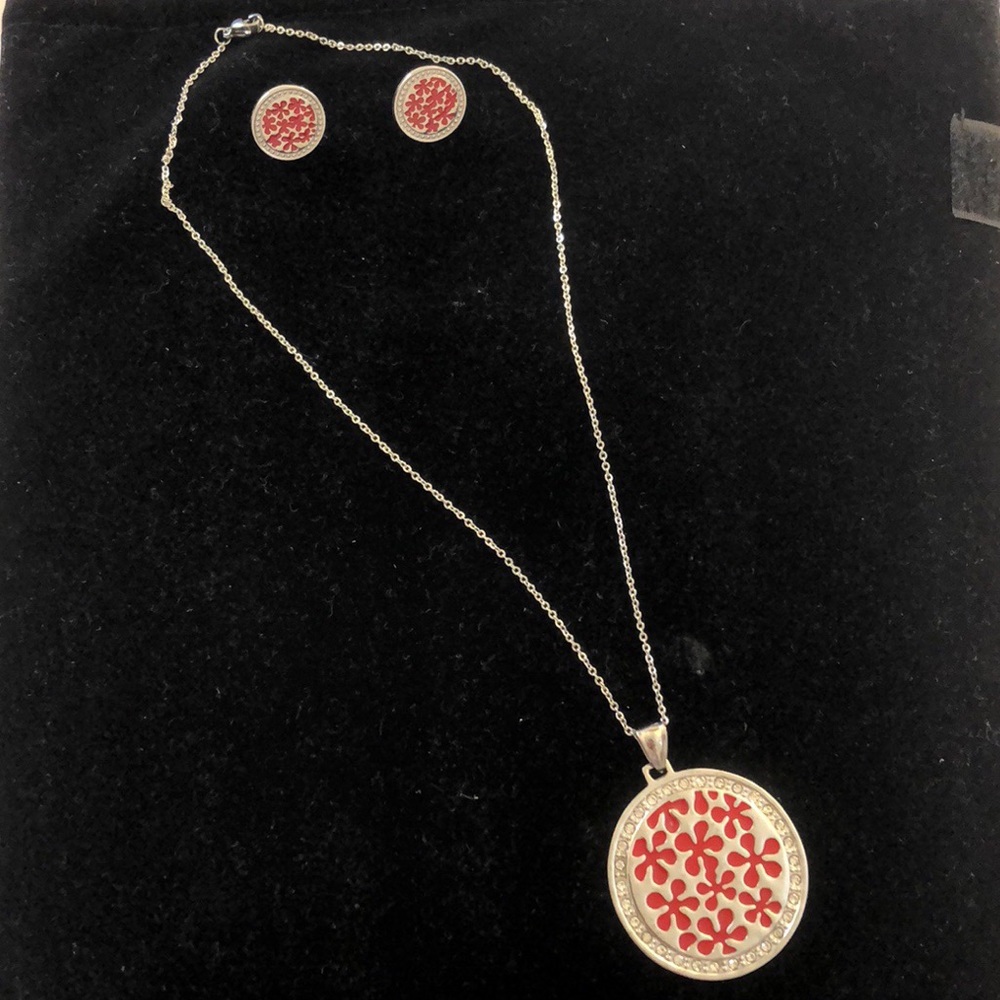 Necklace and earrings. NEW
